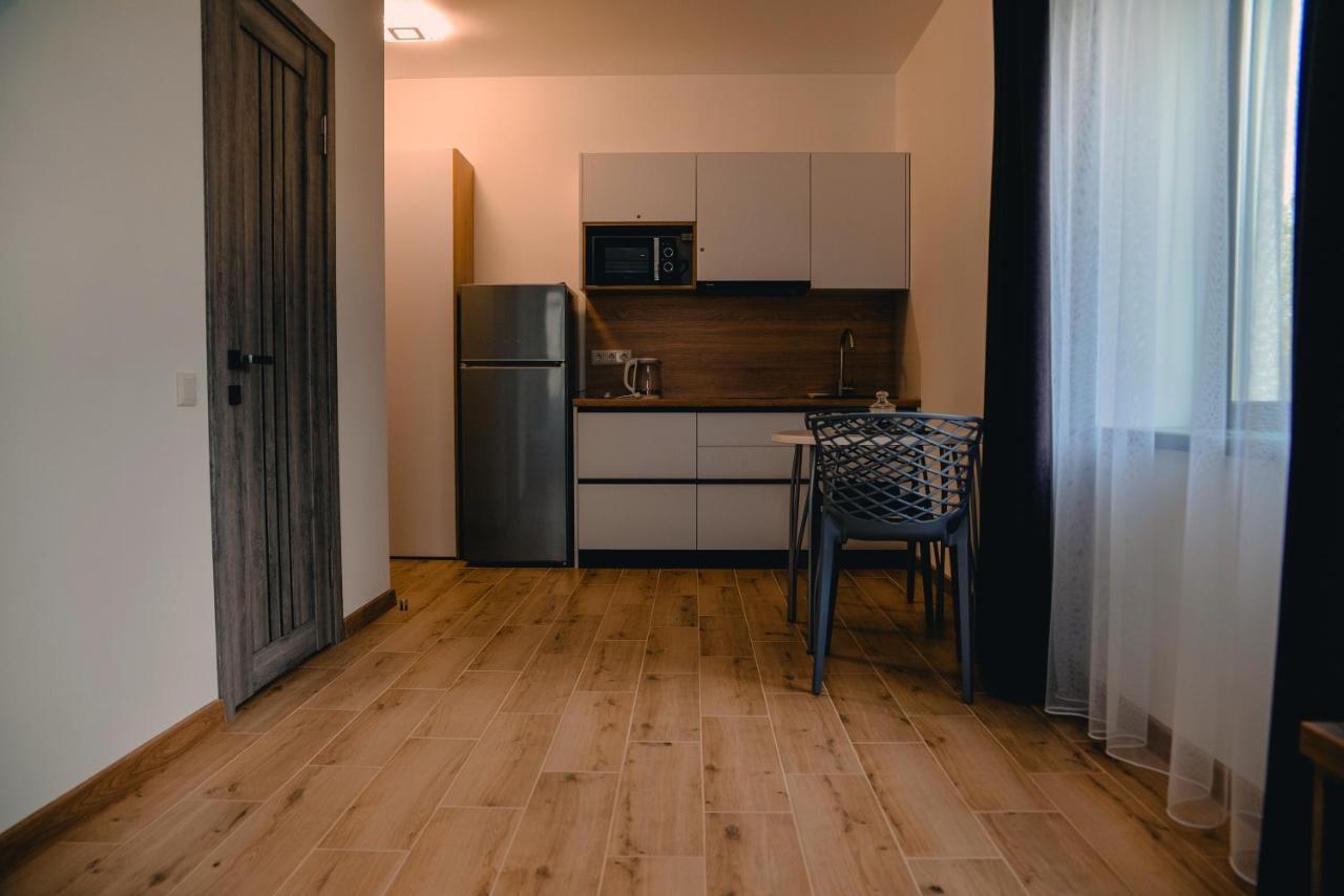 Four Rooms Apartments チェルカースィ エクステリア 写真