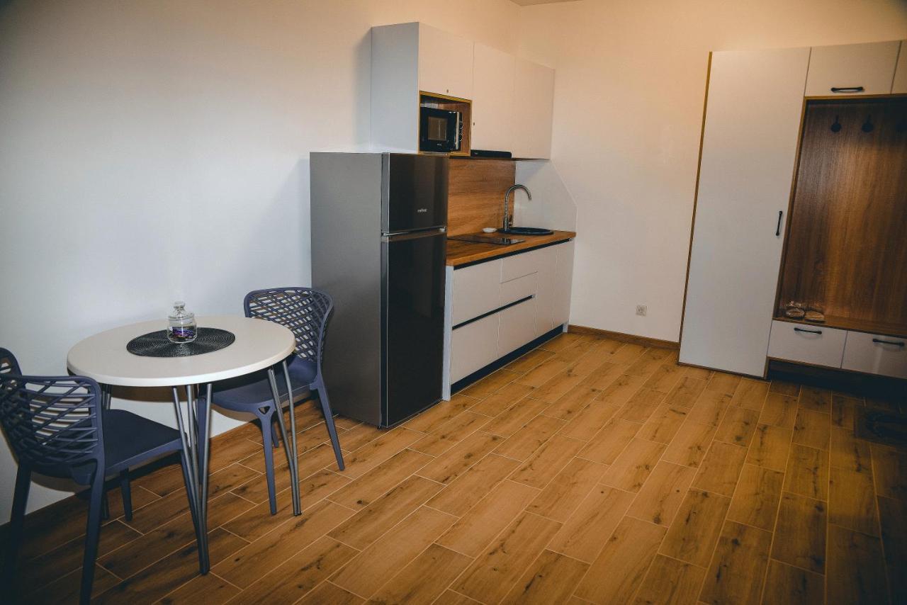 Four Rooms Apartments チェルカースィ エクステリア 写真