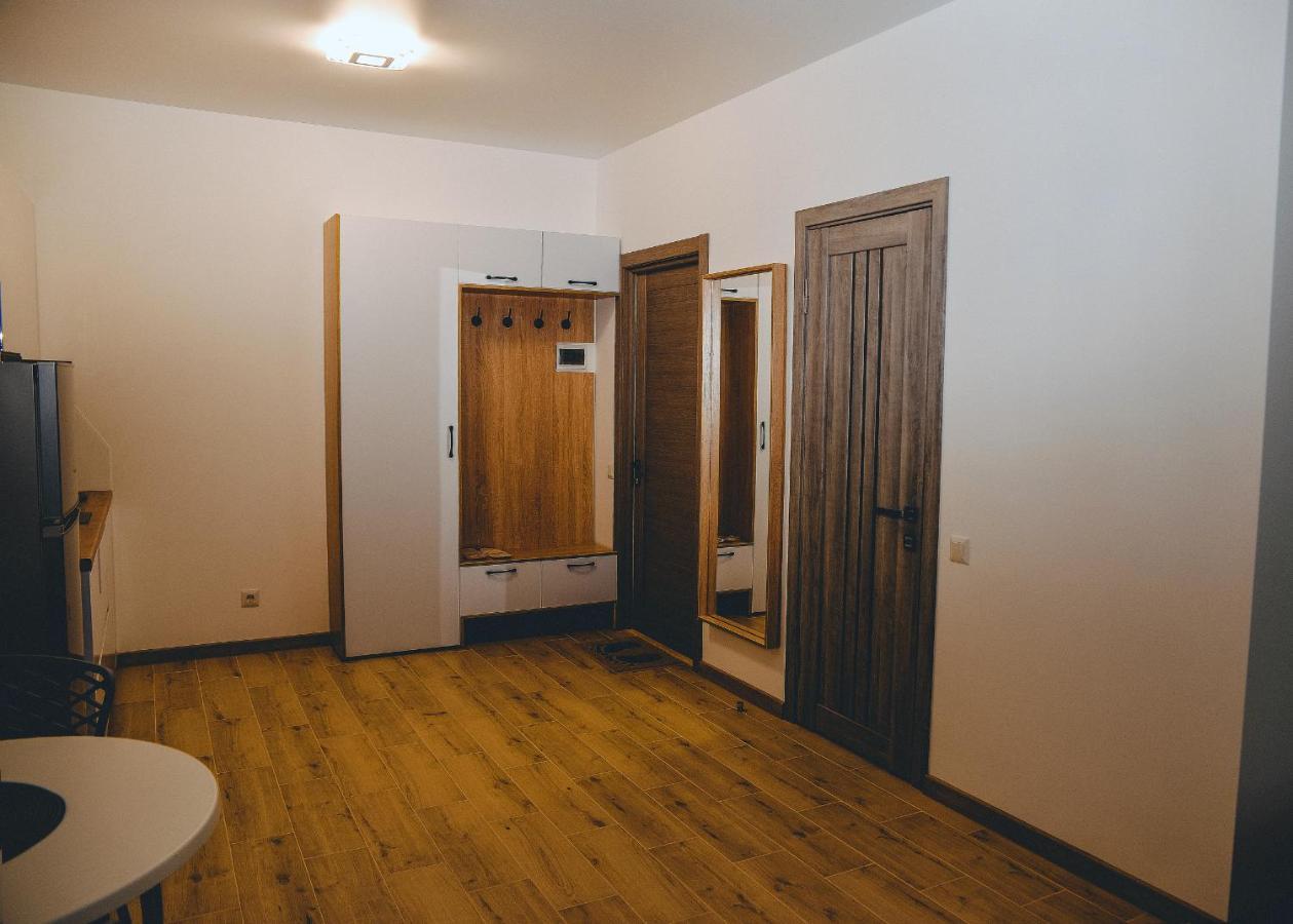 Four Rooms Apartments チェルカースィ エクステリア 写真