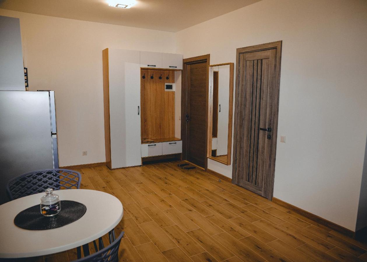 Four Rooms Apartments チェルカースィ エクステリア 写真